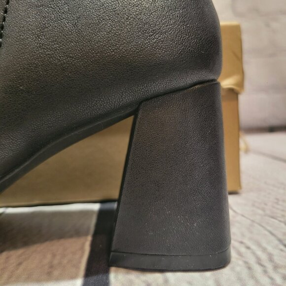 Gentle Souls Women's Danbury Booties - Picture 5 of 10